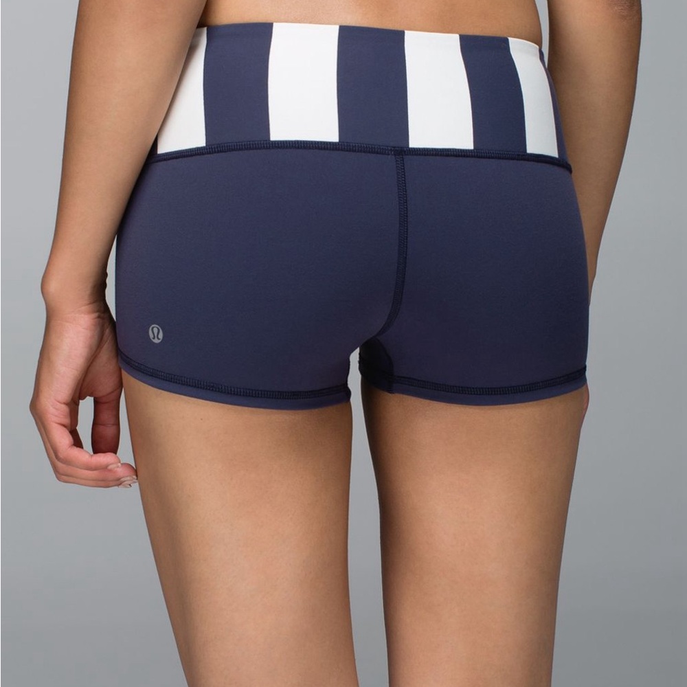 LULULEMON REVERSIBLE SHORT